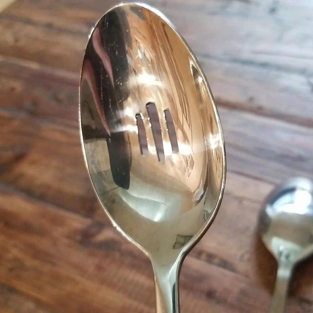 Oneida 3 Pc Large Spoon Set One Slotted